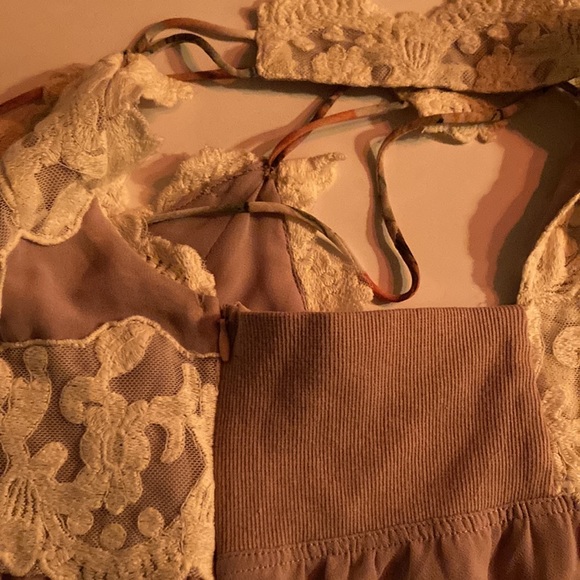 Gimmicks Buckle double strap drawstring mauve lace top - Picture 3 of 7